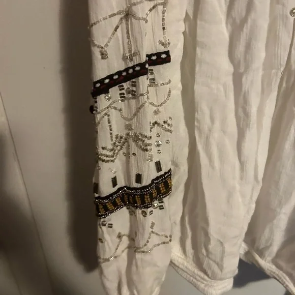 Free people give him the cold shoulder - Picture 9 of 9